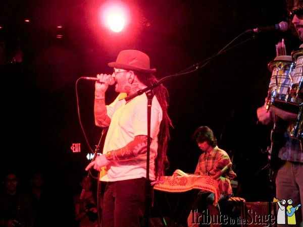 sargento-garcia-b-side-players-the-roxy-010